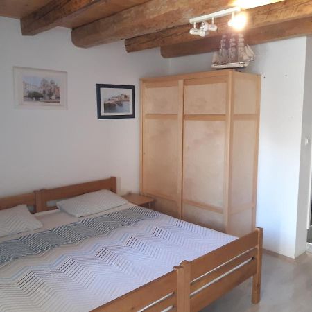 שיבניק Apartmani Sanja מראה חיצוני תמונה